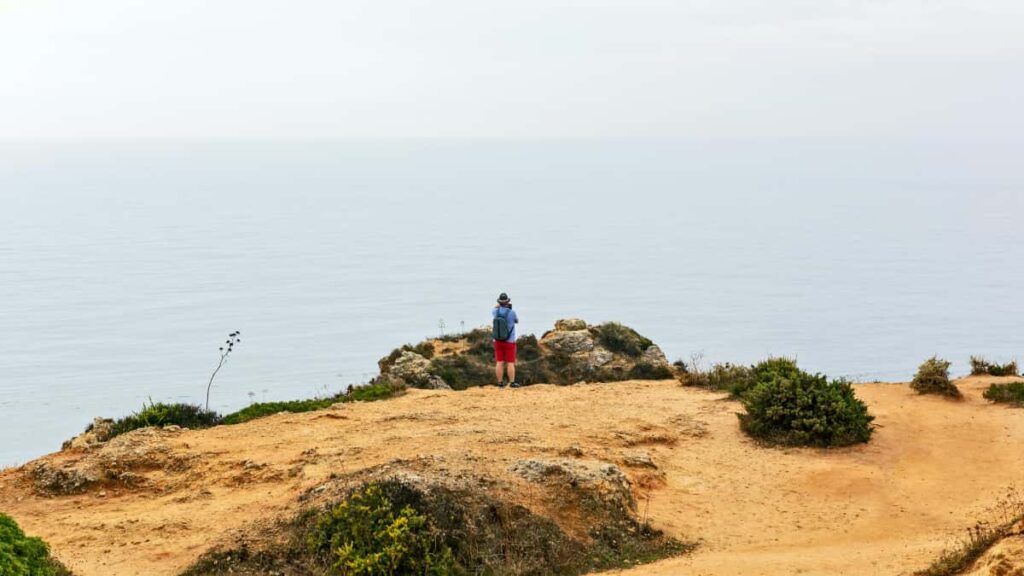 Panduan praktikal untuk creator Malaysia cara hubungi jenama Cyprus di Josh, strategi pitching, budaya tempatan, dan tips kolab fitness berimpak tinggi.