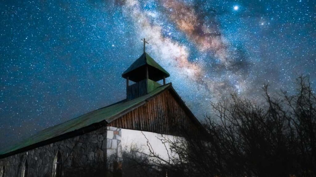 Panduan praktikal untuk creator Malaysia: strategi hubungi jenama Panama di Roposo bagi kandungan review hotel berbayar, termasuk pitch, tawaran nilai, contoh DM, dan checklist perjanjian.