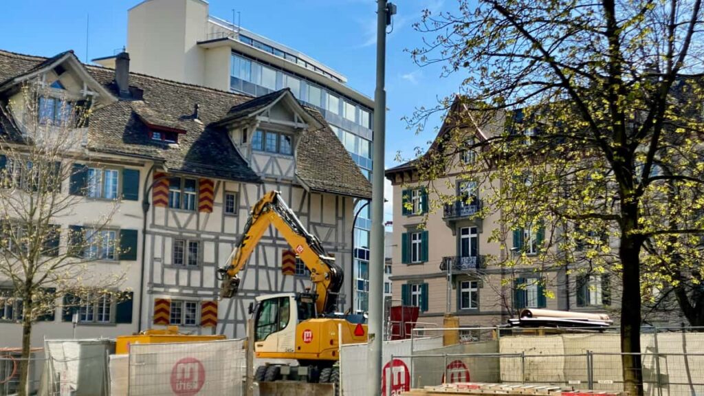 Panduan praktikal untuk creator Malaysia yang nak pitch testimonial video ke jenama Filipina melalui Facebook strategi mesej, carian halaman, contoh DM, dan checklist operasi.