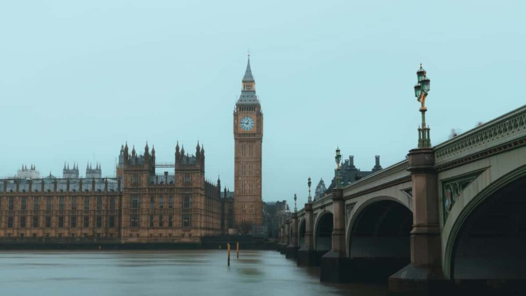 Panduan praktikal untuk pengiklan Malaysia cari creator TikTok AS bagi ujian konsep produk strategi sourcing, outreach, kontrak, dan metrik yang relevan.