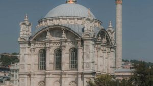 Panduan praktikal untuk pengiklan Malaysia bagaimana mencari dan mengurus pencipta Zalo dari Latvia untuk kempen UGC yang jujur, skala, dan patuh trend (data & contoh 2026).